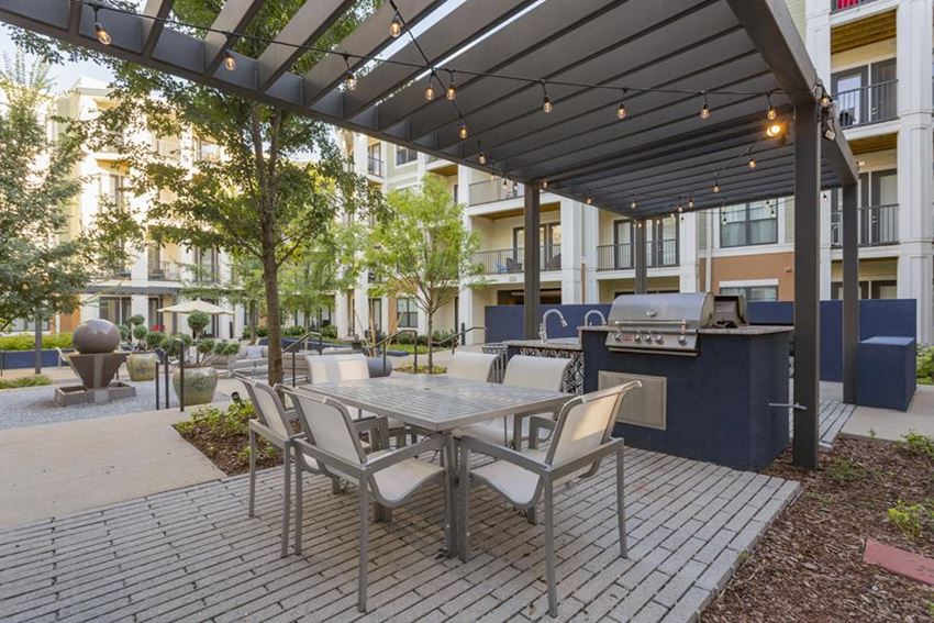 Tapestry At Brentwood Town Center Apartments, 400 Centerview Dr